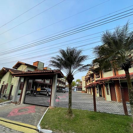 Pe Na Areia Na Praia Das Toninhas - Villagio 24 Porto Feliz ウバトゥバ エクステリア 写真
